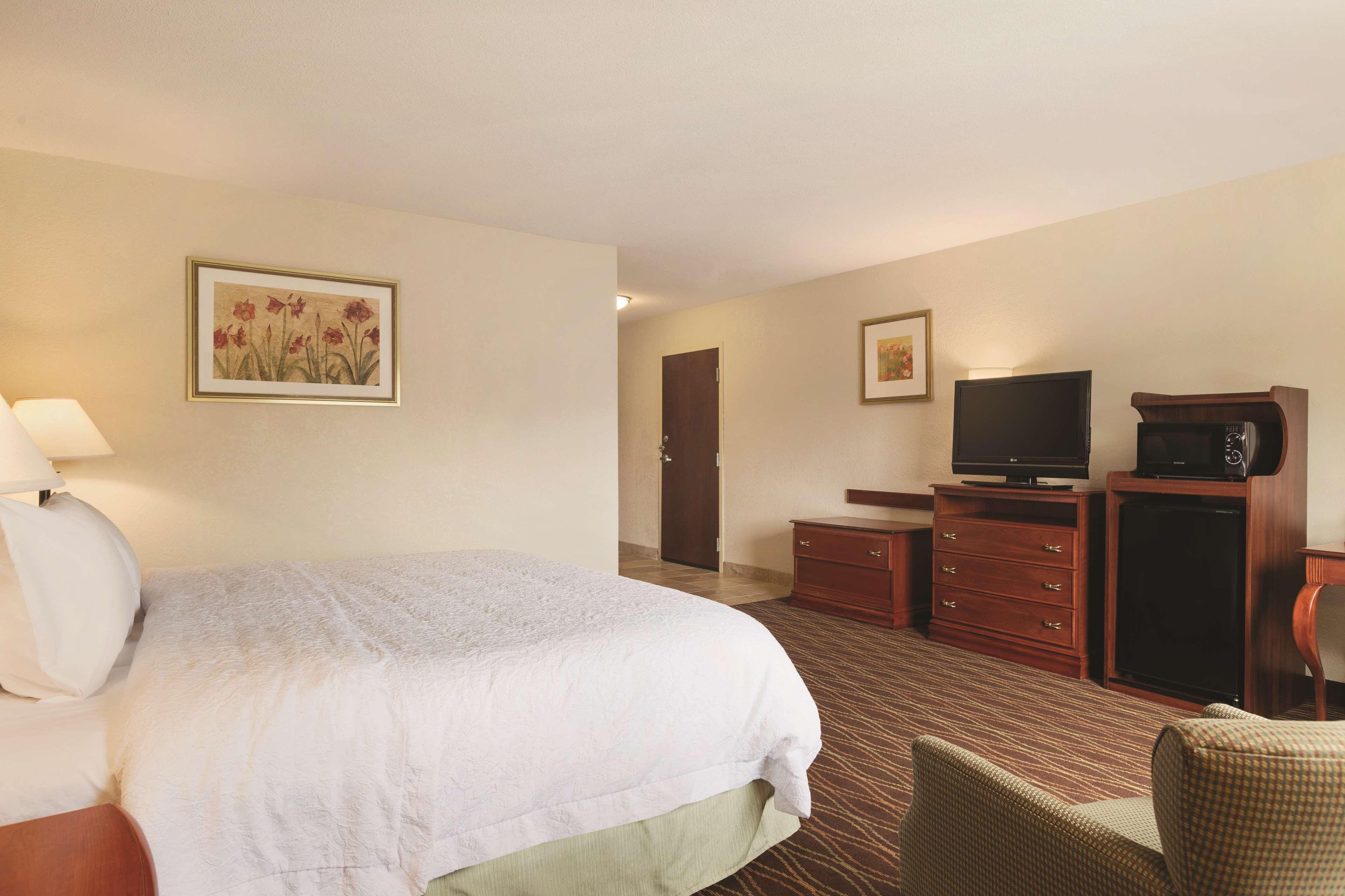 Hampton Inn & Suites Greenfield Ngoại thất bức ảnh