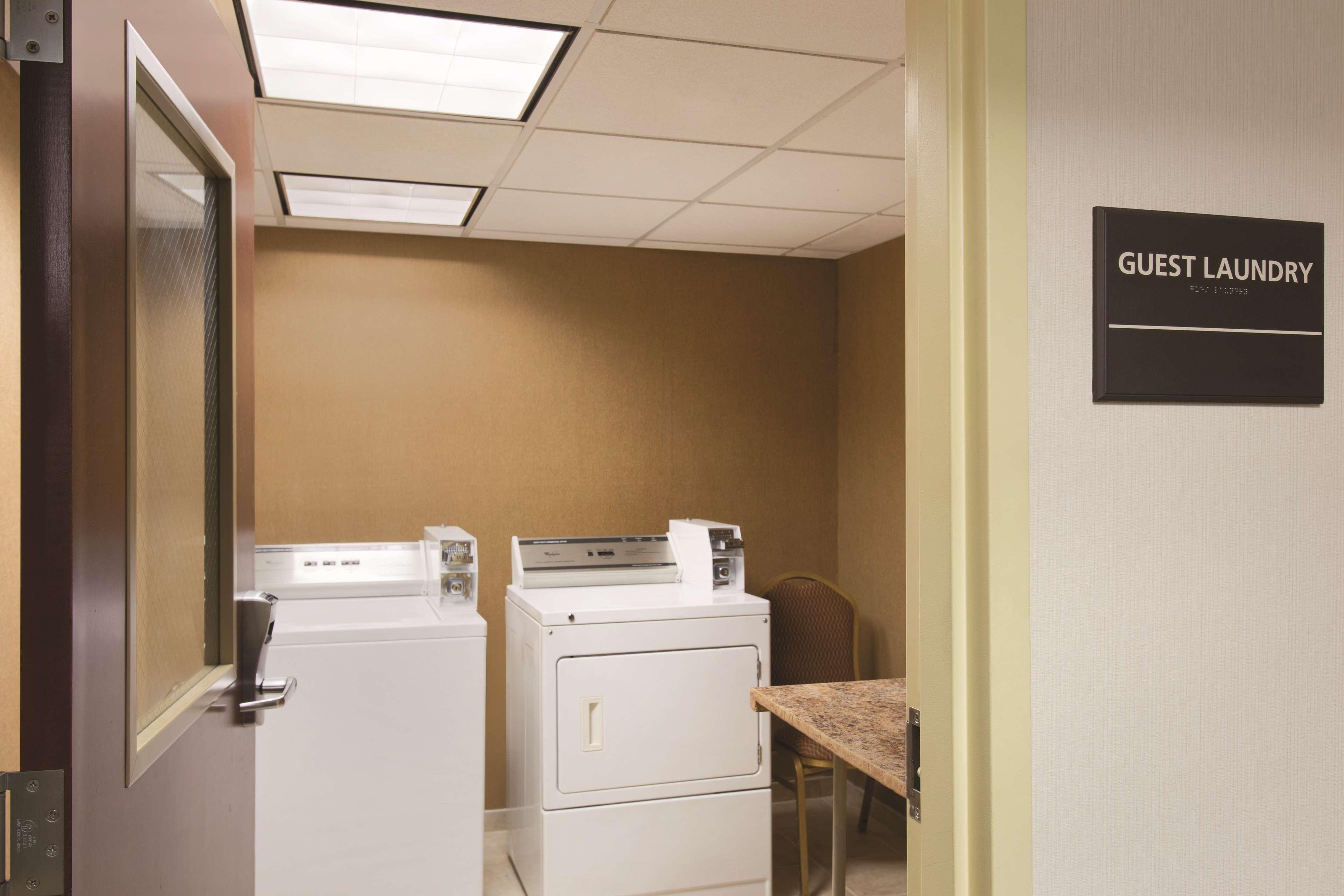 Hampton Inn & Suites Greenfield Ngoại thất bức ảnh