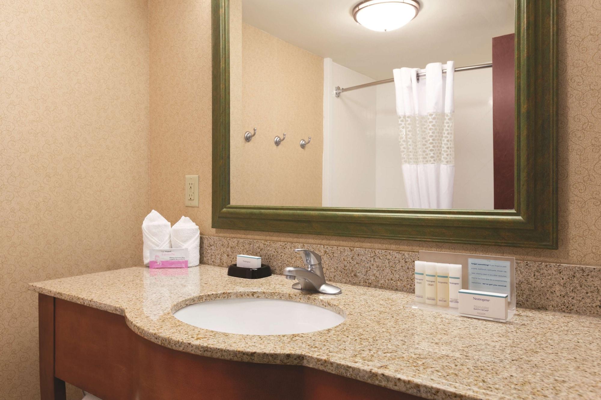 Hampton Inn & Suites Greenfield Ngoại thất bức ảnh