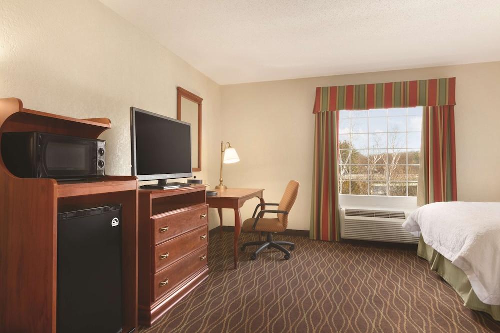 Hampton Inn & Suites Greenfield Ngoại thất bức ảnh