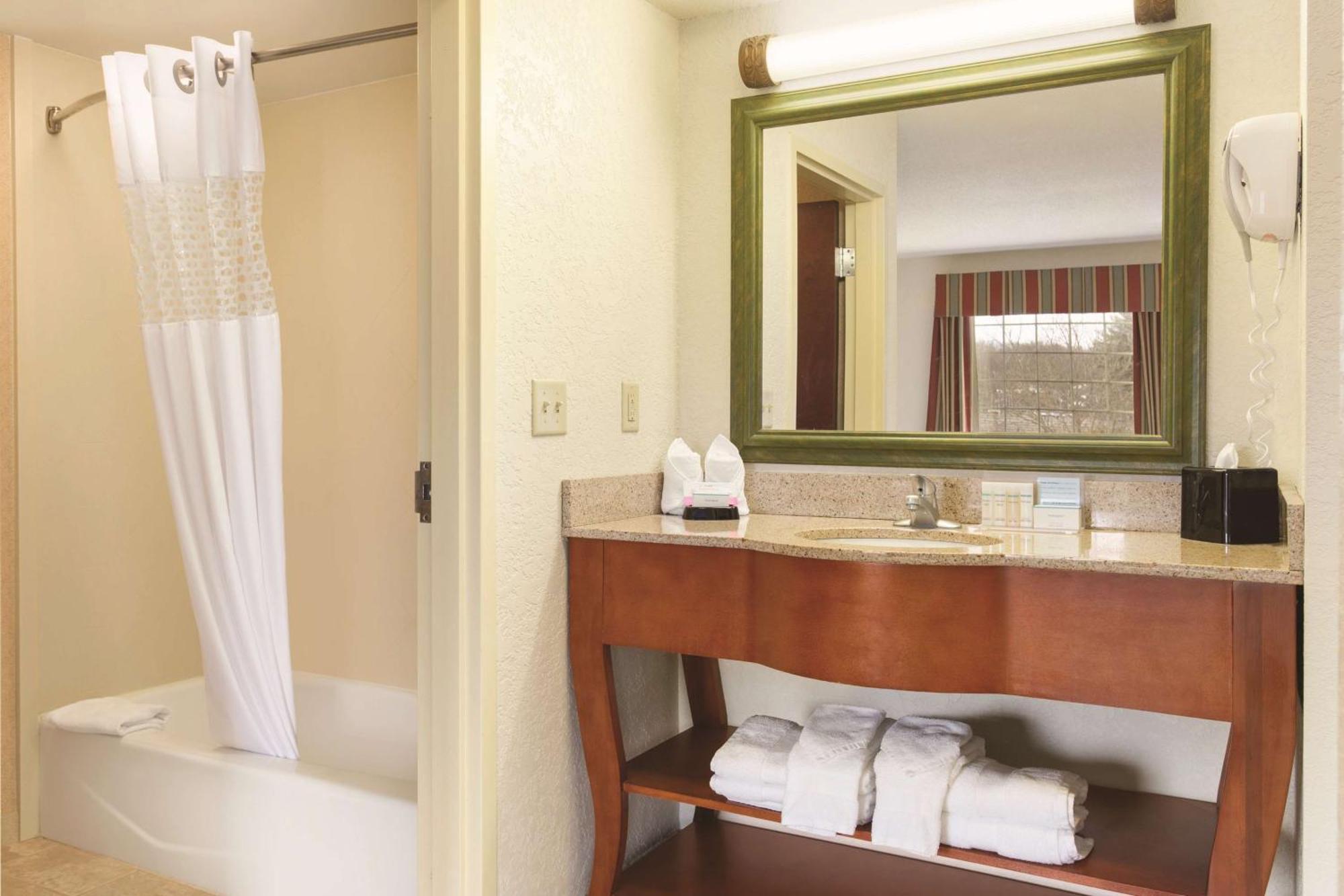 Hampton Inn & Suites Greenfield Ngoại thất bức ảnh