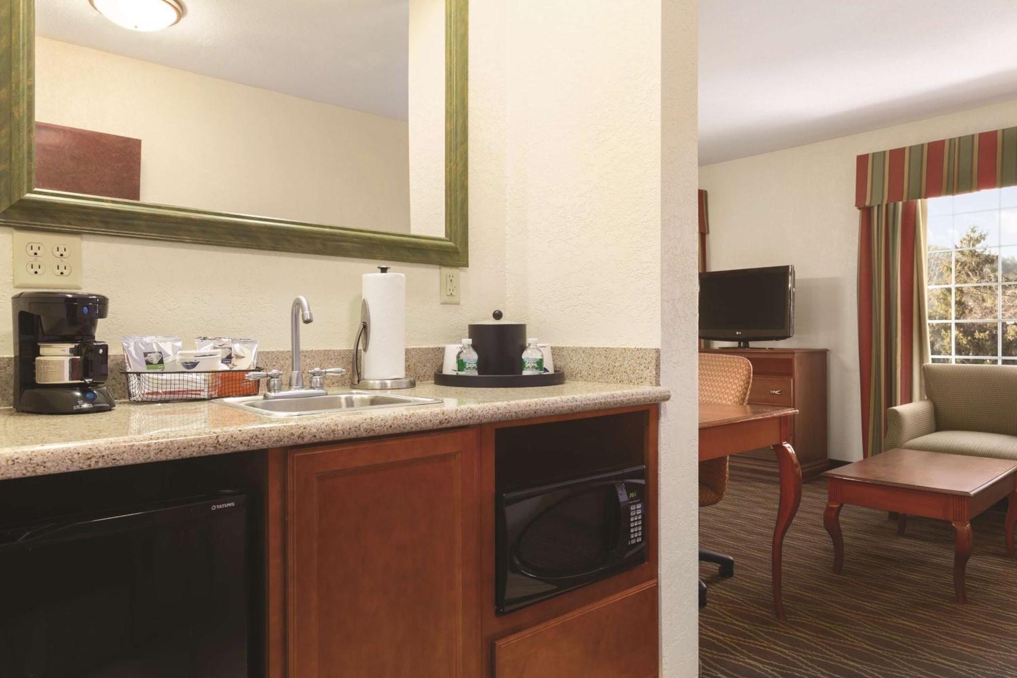 Hampton Inn & Suites Greenfield Ngoại thất bức ảnh