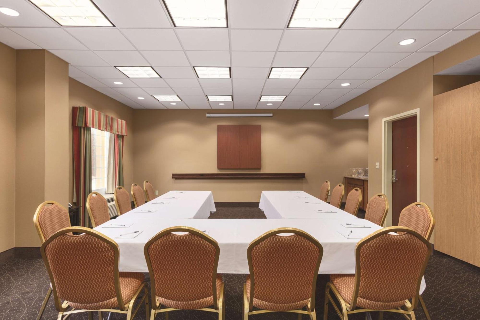 Hampton Inn & Suites Greenfield Ngoại thất bức ảnh