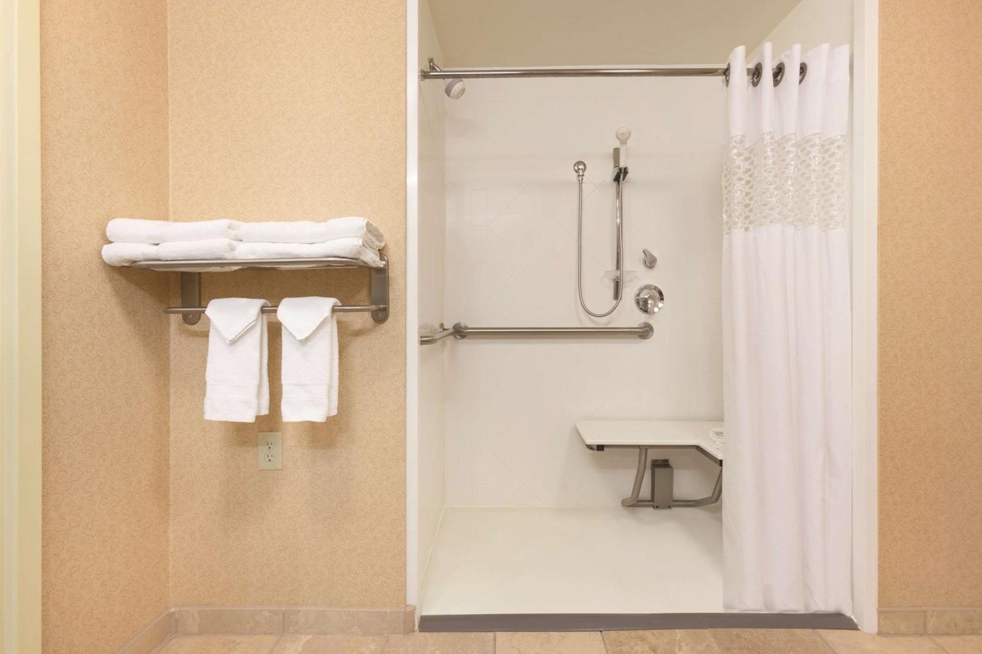 Hampton Inn & Suites Greenfield Ngoại thất bức ảnh