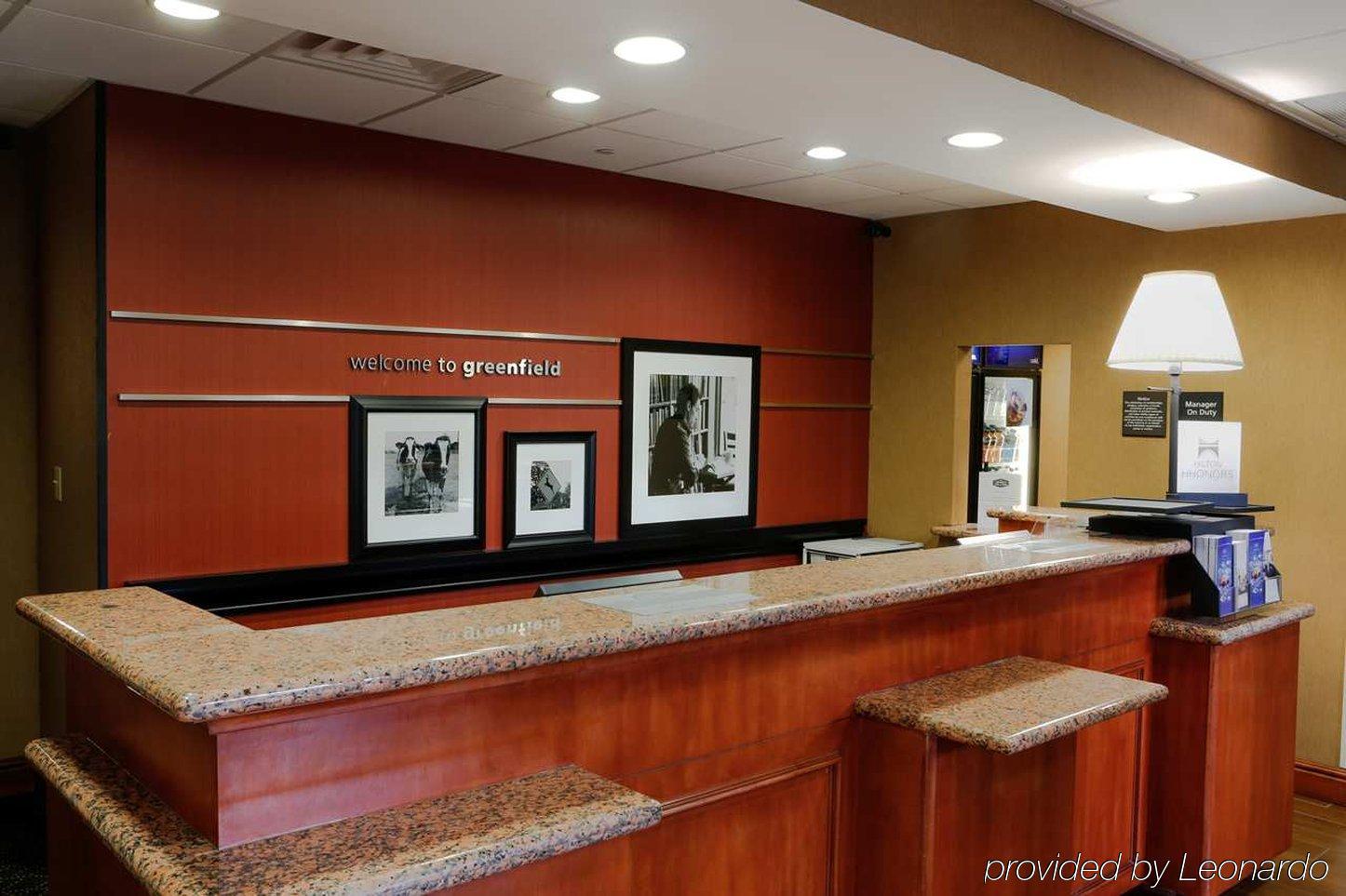 Hampton Inn & Suites Greenfield Ngoại thất bức ảnh