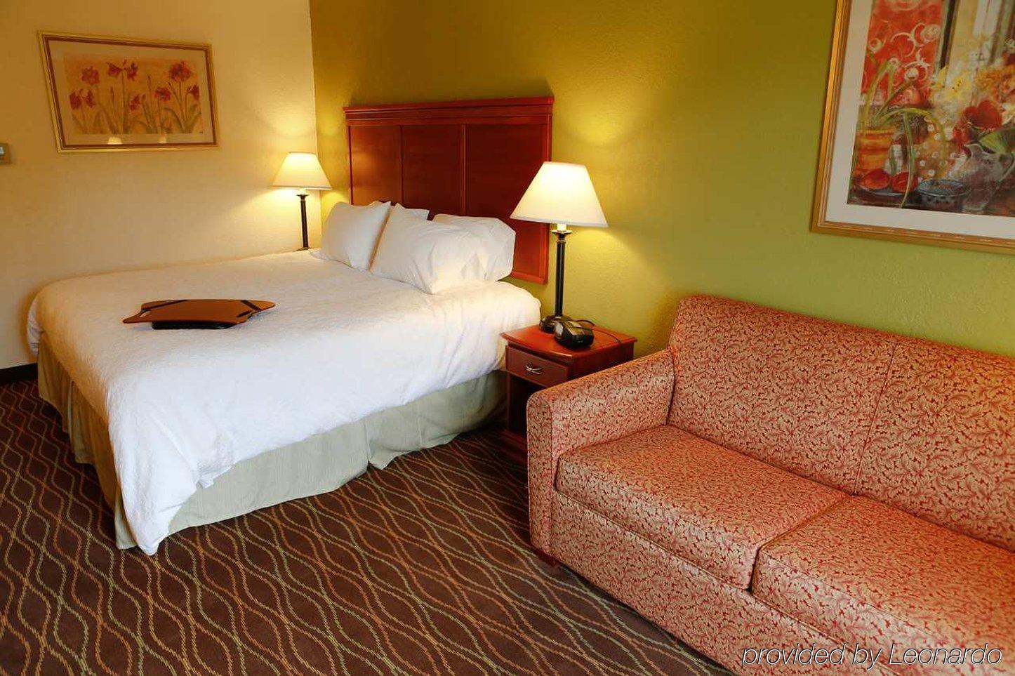 Hampton Inn & Suites Greenfield Ngoại thất bức ảnh