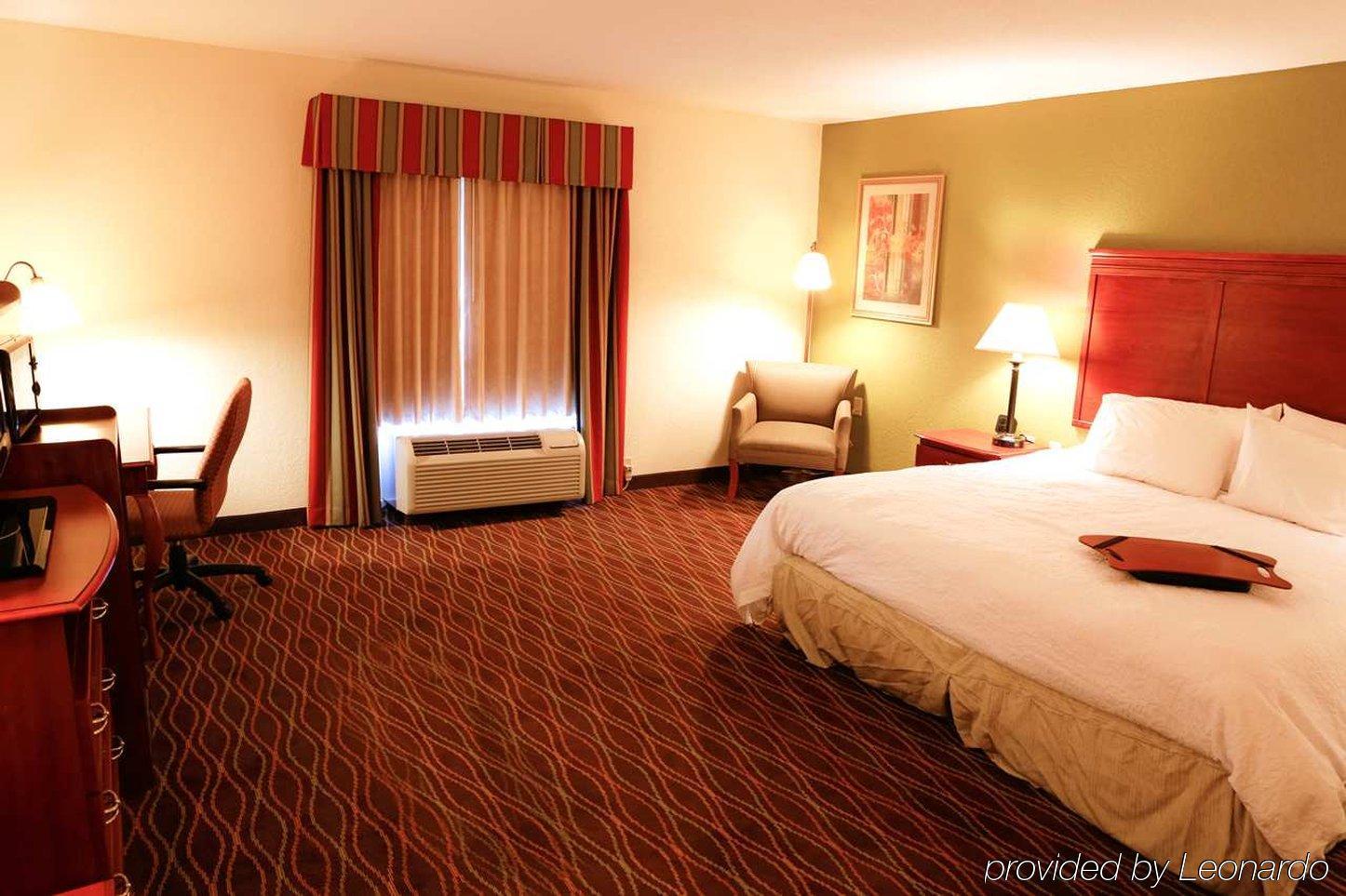 Hampton Inn & Suites Greenfield Ngoại thất bức ảnh